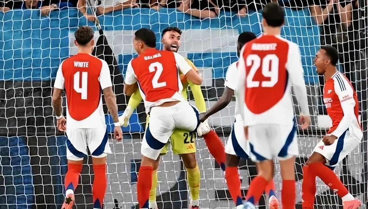 巴萨主场大捷，球员赛后激动庆祝胜利，看到女人生活对于.