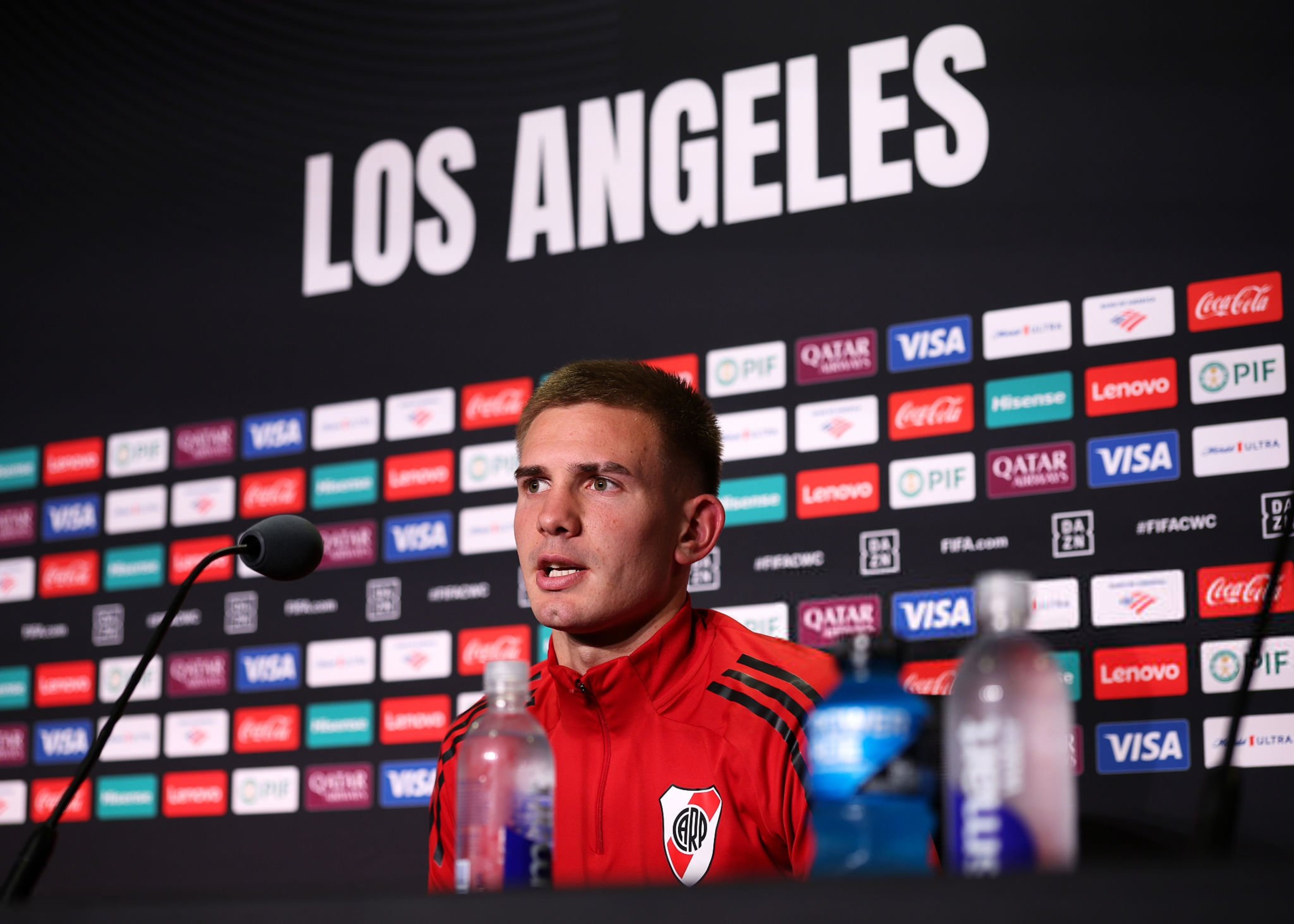 九游游戏评分最高关于法兰克福迎欧超杯关键赛，赛前内部沟通，信心回归，纪律约束更严格的信息